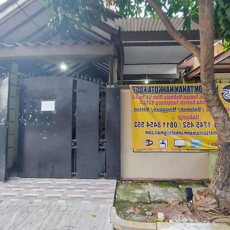 Marson Taman Mahkota Syariah Residence Redpartner Tangerang Exterior foto